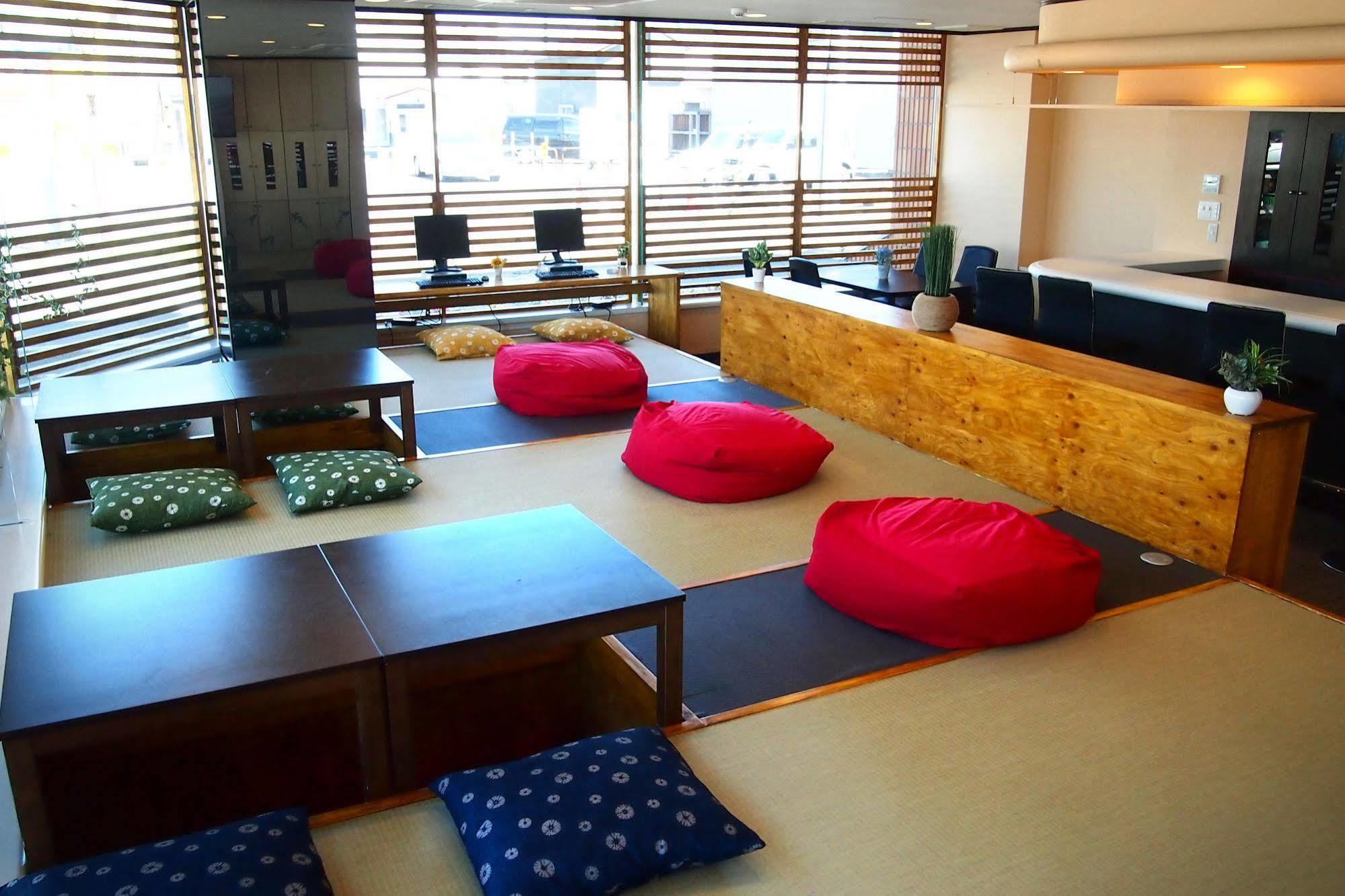 Khaosan Chitose Family Hostel Экстерьер фото